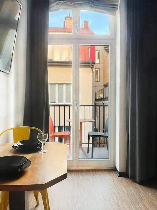 Apartment Studio Premium With Balcony And Air Conditioning, Cracow City Heart Krakow Poland